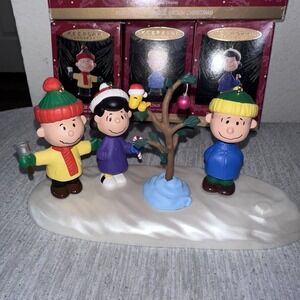 VTG HALLMARK ORNAMENT CHRISTMAS *SEASON OF JOY CHARLIE LUCY LINUS  PEANUTS